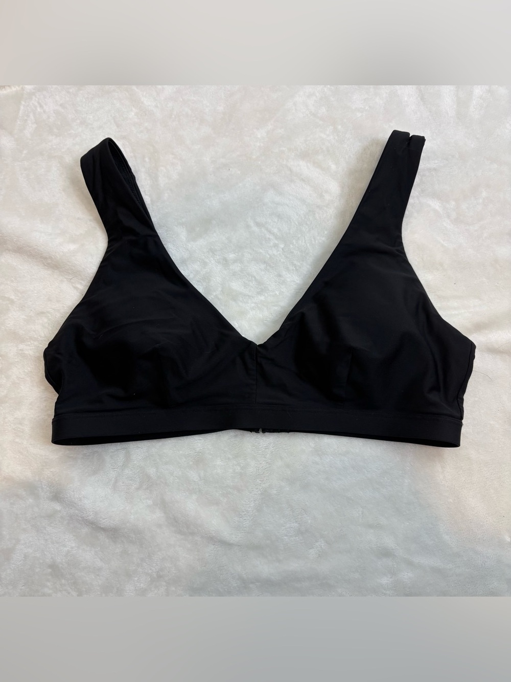 Lululemon Swim Black Bikini Top Size 6 removable cups